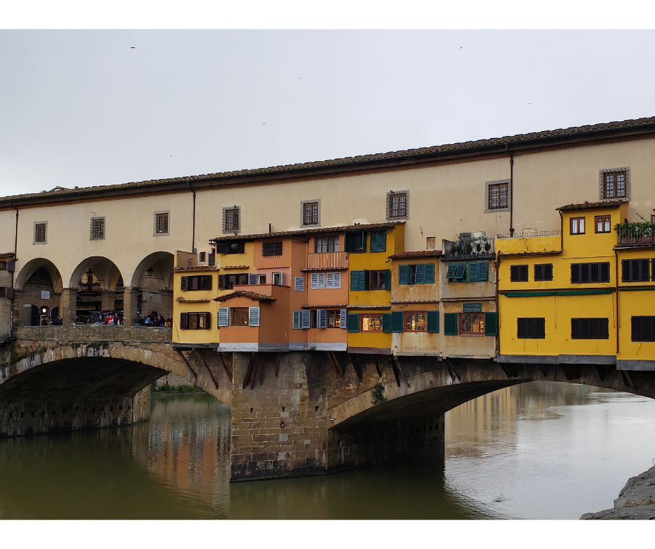 the Ponte Vecchio bridge at dusk